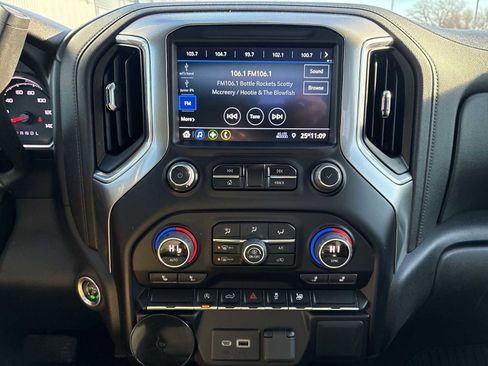 Used 2022 Chevrolet Silverado 1500 LT image 13