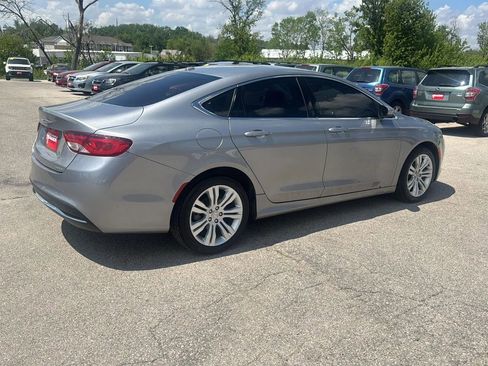 Used 2015 Chrysler 200 Limited w/ Convenience Group image 3