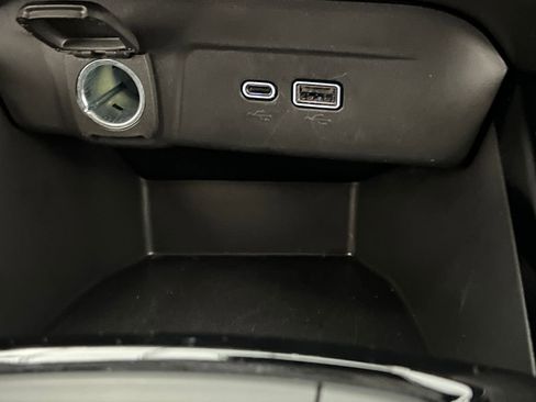 Used 2025 Chevrolet Trax LT image 46