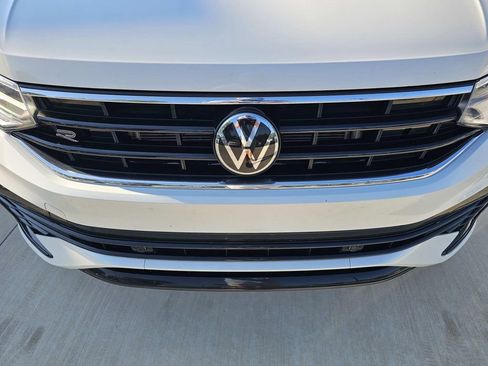 Used 2024 Volkswagen Tiguan SE R-Line FWD image 6