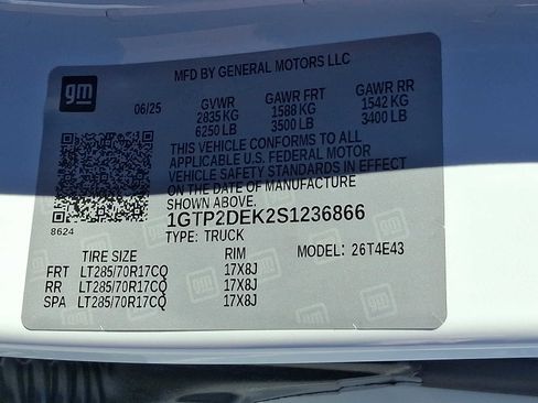 Used 2025 GMC Canyon AT4 w/ AT4X Package image 30