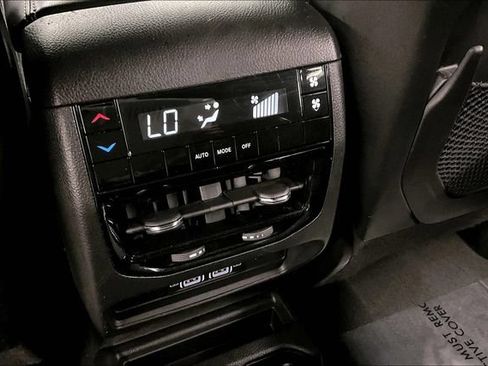Used 2024 Jeep Grand Cherokee L Laredo AWD/4WD image 33