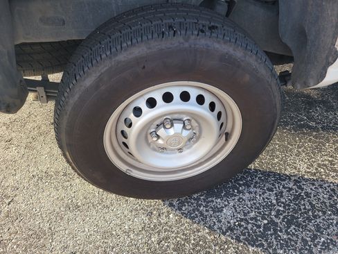Used 2025 Toyota Tacoma SR RWD image 9