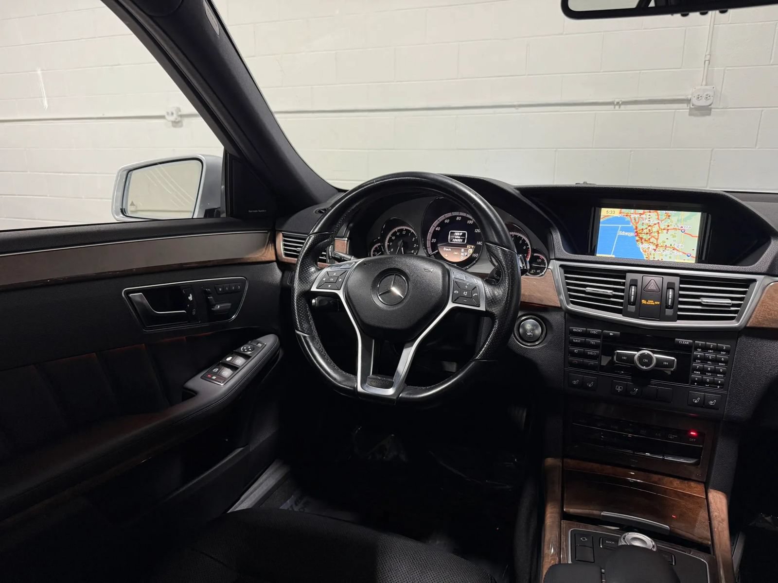 Used 2012 Mercedes-Benz E 550 4MATIC Sedan image 22