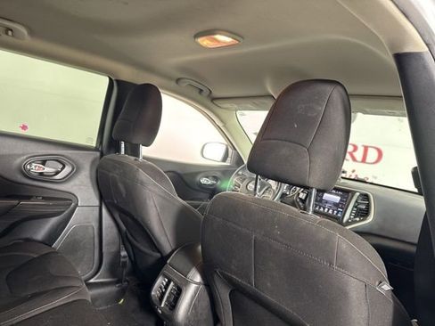 Used 2017 Jeep Cherokee Latitude image 19