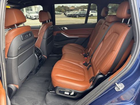 Used 2022 BMW X7 xDrive40i w/ M Sport Package image 12