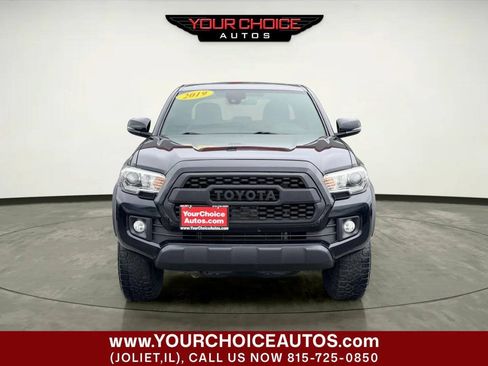 Used 2019 Toyota Tacoma TRD Off-Road AWD/4WD image 12