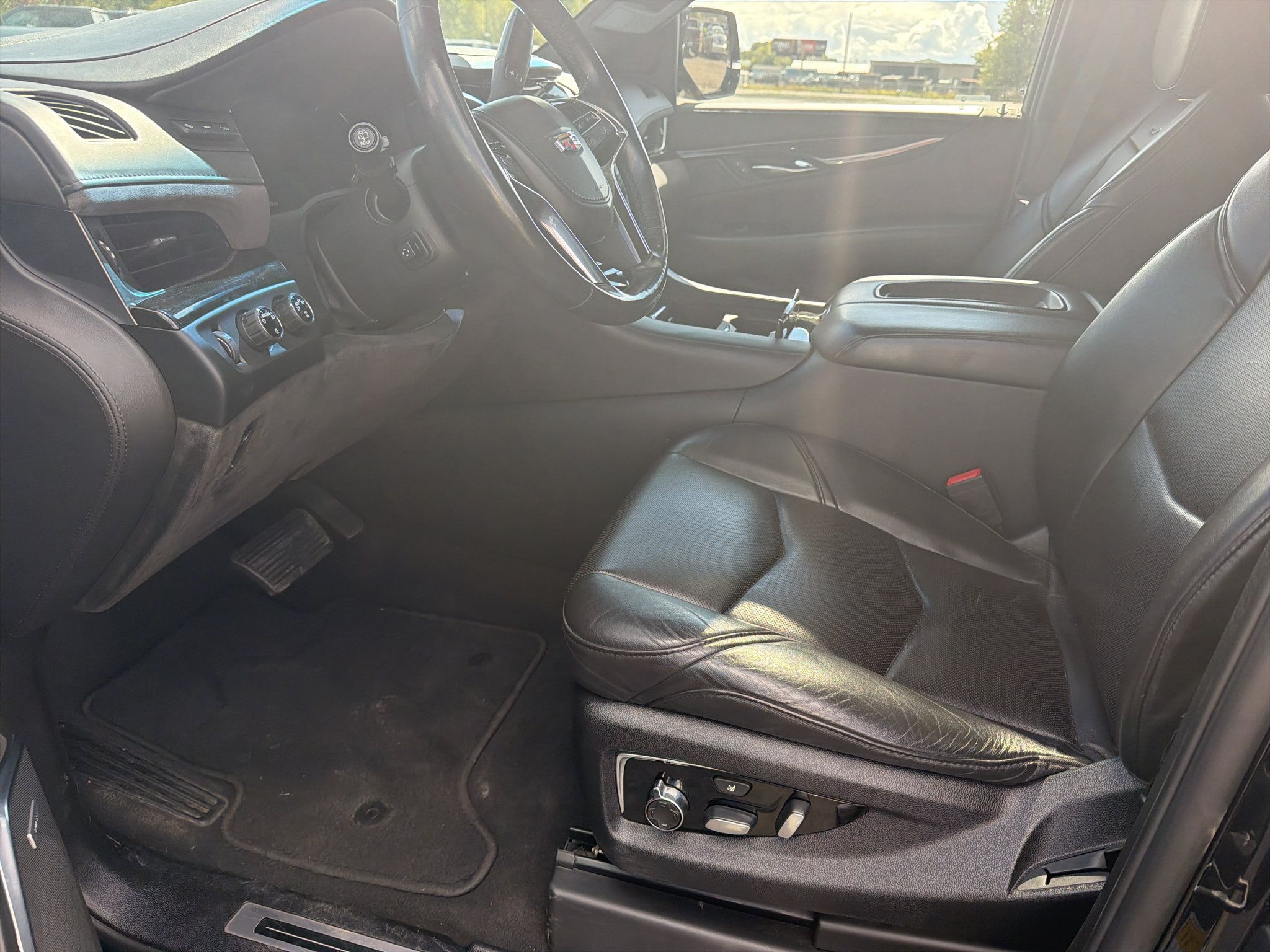 Used 2019 Cadillac Escalade Platinum AWD/4WD image 9