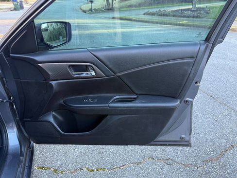 Used 2016 Honda Accord Sport image 34