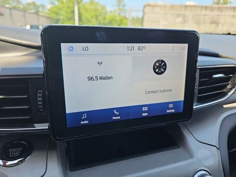 Used 2023 Ford Explorer XLT w/ Equipment Group 202A RWD image 18