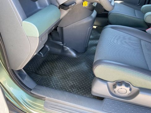 Used 2004 Honda Element EX image 22