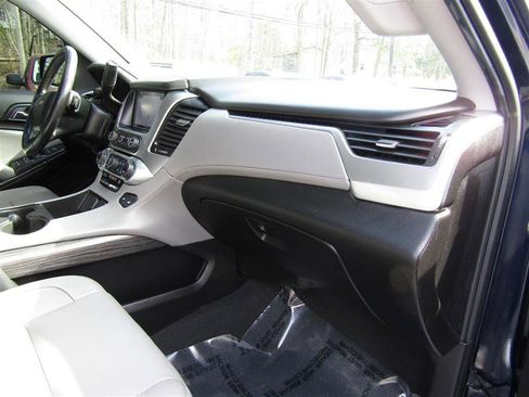 Used 2019 Chevrolet Suburban LT w/ LT Signature Package image 43