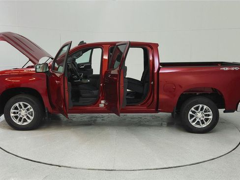Used 2023 Chevrolet Silverado 1500 LT AWD/4WD image 12