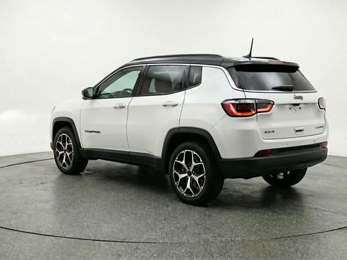 Used 2025 Jeep Compass Limited image 6