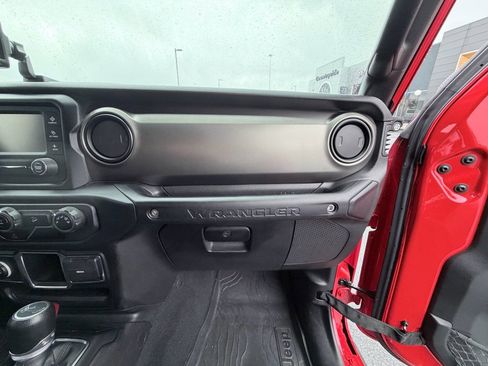 Used 2018 Jeep Wrangler Sport image 17