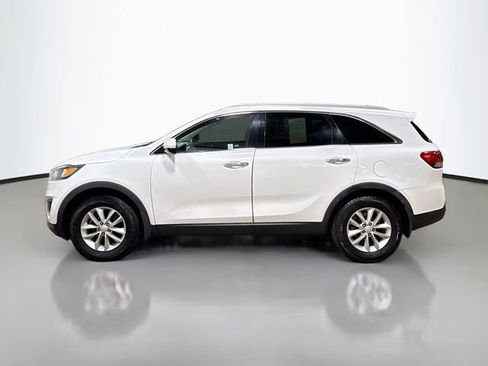 Used 2017 Kia Sorento LX image 10