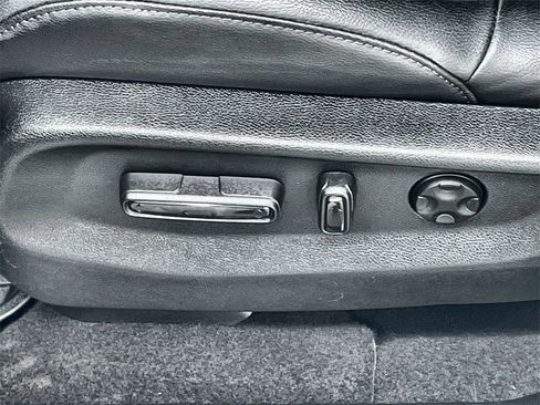 Used 2020 Honda CR-V Touring image 13