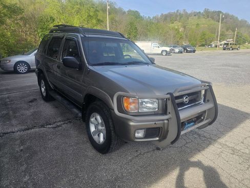 Used 2003 Nissan Pathfinder SE image 3