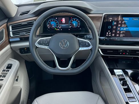 New 2026 Volkswagen Atlas SE image 12