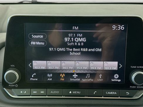 Used 2025 Nissan Rogue SV FWD image 17