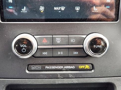 Used 2024 Ford Edge SEL image 17