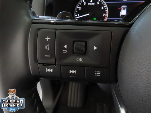 Used 2025 Nissan Pathfinder SL FWD image 15