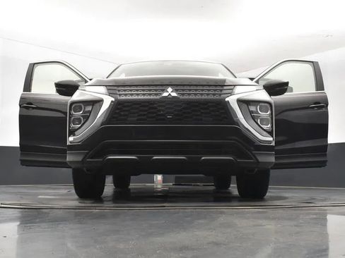 Used 2024 Mitsubishi Eclipse Cross LE AWD/4WD image 11