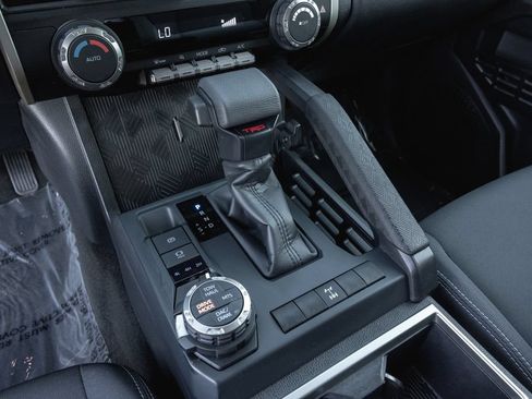 Certified 2026 Toyota Tacoma TRD Off-Road AWD/4WD image 16