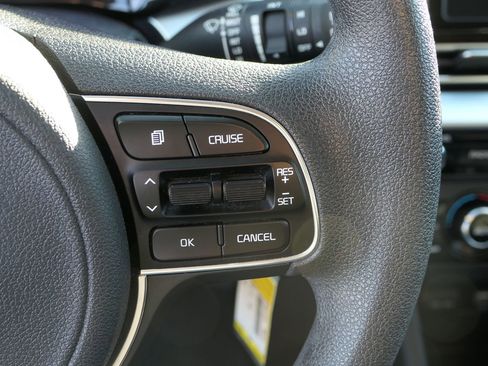 Used 2022 Kia Niro LX image 14