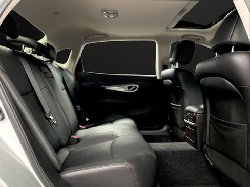 Used 2019 INFINITI Q70 L 3.7 AWD/4WD image 17