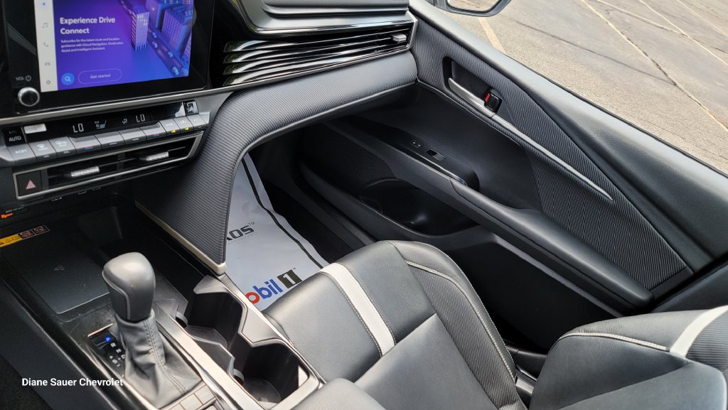 Used 2025 Toyota Camry SE FWD image 23