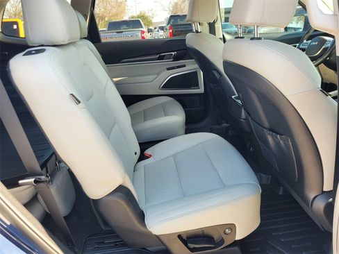 Used 2023 Kia Telluride S image 14