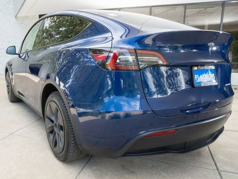 Used 2024 Tesla Model Y Long Range AWD/4WD image 5