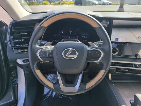 Used 2025 Lexus RX 450h AWD w/ Convenience Package image 17