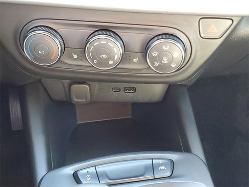 Used 2024 Chevrolet Trax RS w/ Driver Confidence Package image 25