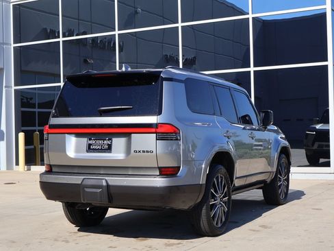 Used 2026 Lexus GX 550 w/ Accessory Package (2T) AWD/4WD image 7