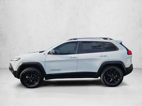 Used 2016 Jeep Cherokee Trailhawk w/ Comfort/Convenience Group image 9