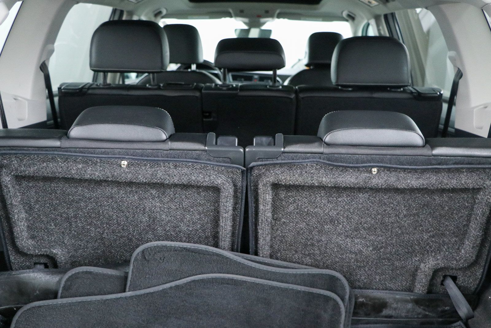 Used 2023 Volkswagen Tiguan SE w/ Panoramic Sunroof Package FWD image 31