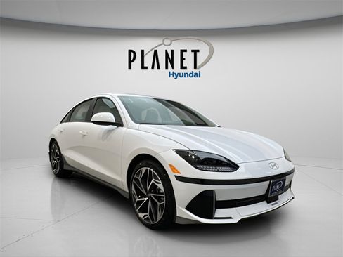 New 2025 Hyundai Ioniq 6 SEL image 1