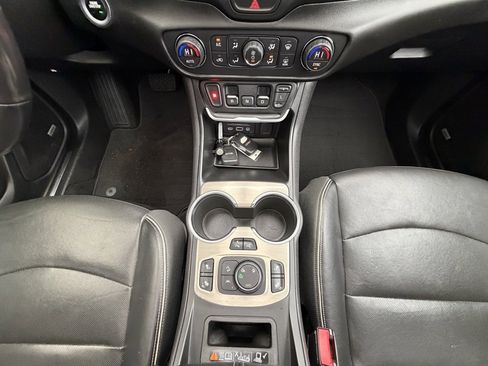 Used 2019 GMC Terrain Denali w/ Advanced Safety Package image 19