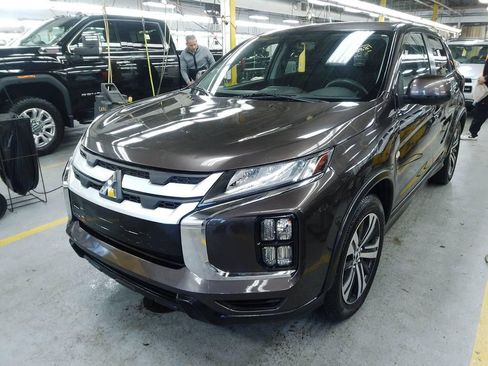 Used 2020 Mitsubishi Outlander Sport ES image 2