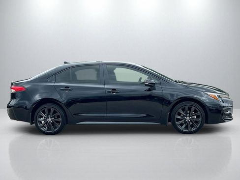 Used 2026 Toyota Corolla SE w/ SE Premium Package image 4