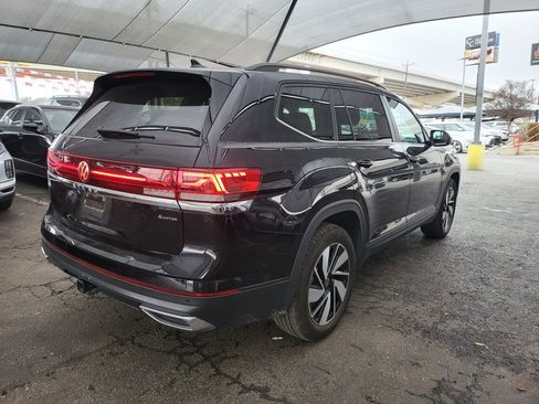 Used 2025 Volkswagen Atlas SE image 15