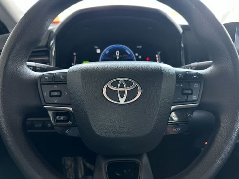 Used 2025 Toyota Camry LE FWD image 20