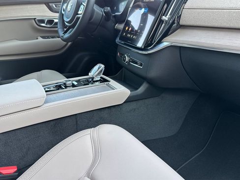 Used 2026 Volvo XC90 T8 Plus w/ Protection Package Premier image 16