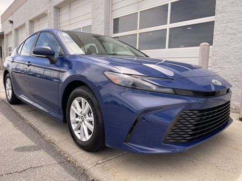 Used 2026 Toyota Camry LE FWD image 10