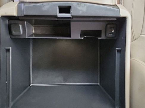 Used 2017 GMC Yukon SLT w/ Open Road Package image 45