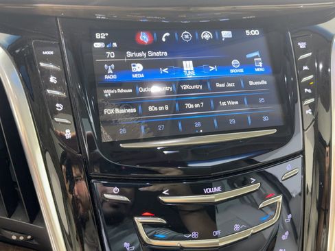 Used 2019 Cadillac Escalade ESV Premium Luxury image 23
