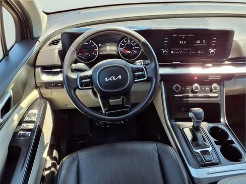Used 2024 Kia Carnival LX FWD image 9