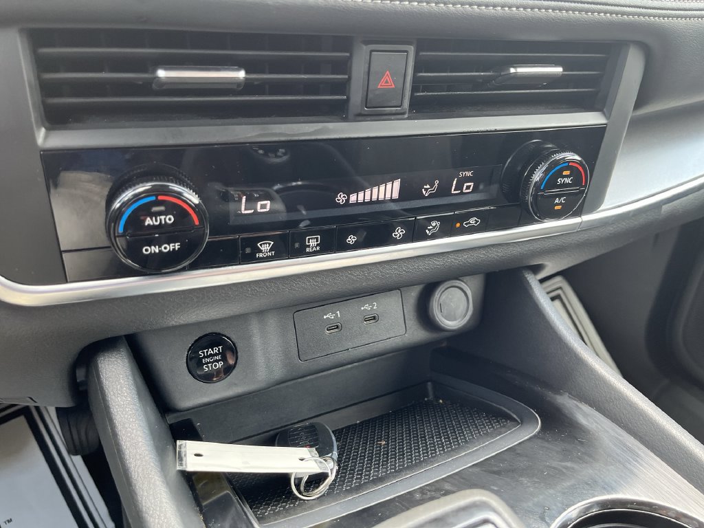 Used 2025 Nissan Rogue SV AWD/4WD image 18